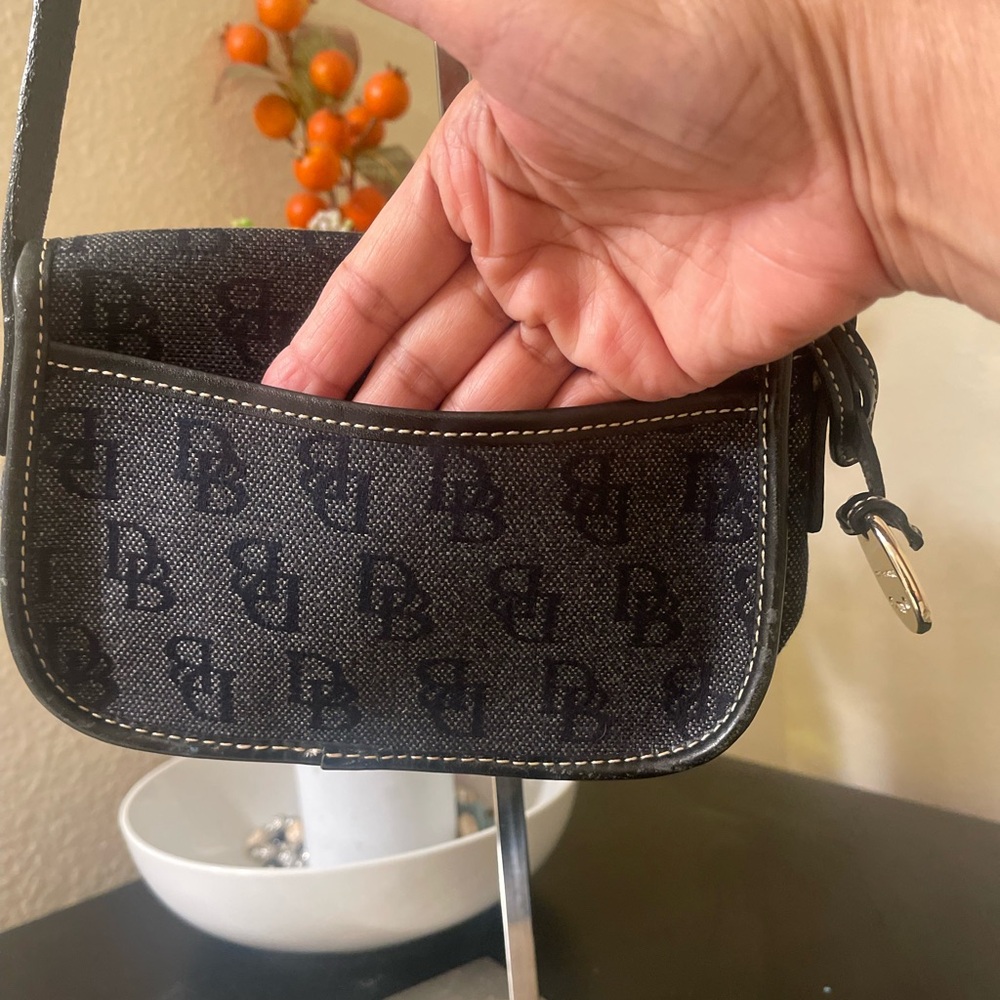 Dooney & Bourke Denim Monogram Crossbody Bag w hang tag can fit big iPhone - Picture 4 of 8